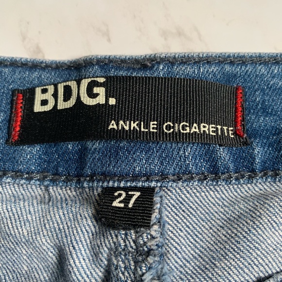 BDG Ankle Cigarette Light Wash Bleach Spot Jeans - Picture 4 of 5